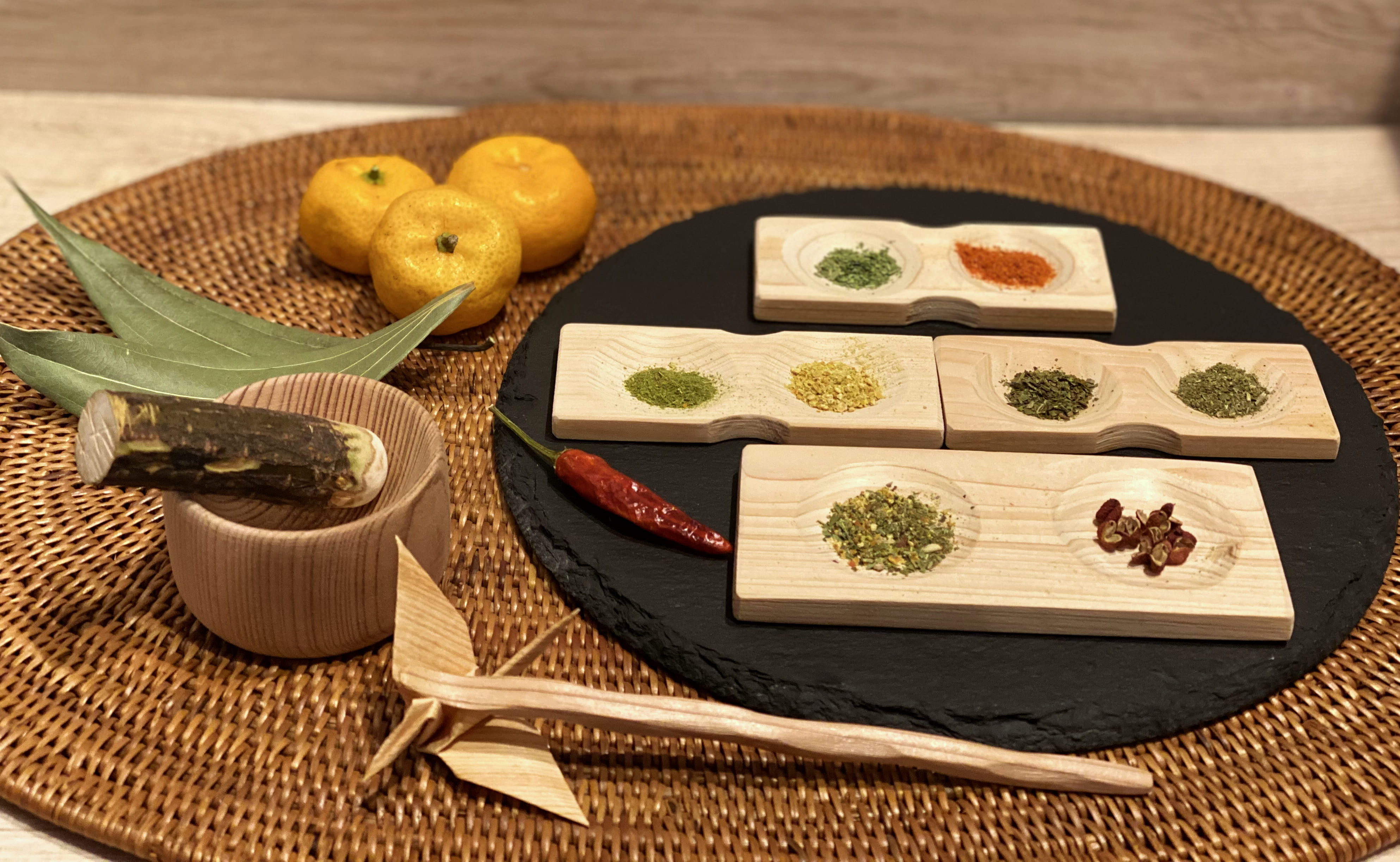 奈良の薬草と大和七味づくりのメインビジュアル